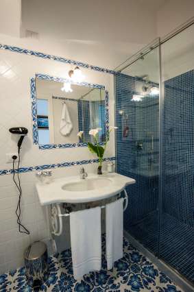 Incanto room restroom of the Surriento Suites bed and breakfast in Sorrento