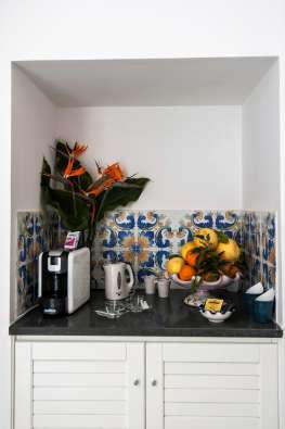 Sogno room coffee corner of the Surriento Suites bed and breakfast in Sorrento